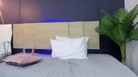 Snapshot of nathy_ross chatting on 02.21.25 nathy_ross online show from 02.21.25