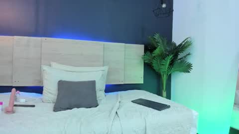 Snapshot of nathy_ross chatting on 02.24.25 nathy_ross online show from 02.24.25