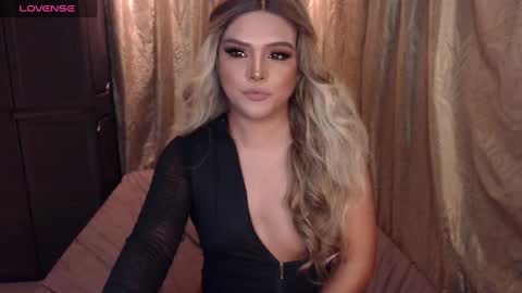 Snapshot of nativedoll chatting on 12.08.24 Athena online show from 12.08.24