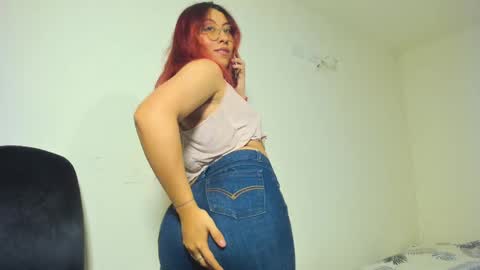 Snapshot of natt15 chatting on 09.18.25 Natalia online show from 09.18.25