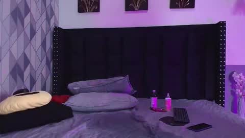 Gwen  online show from 01.01.25