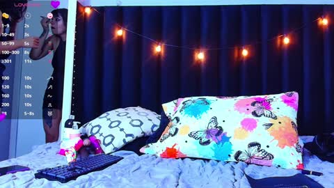 Gwen  online show from 02.05.25