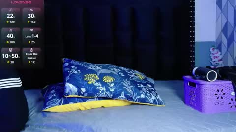 Gwen  online show from 12.03.25