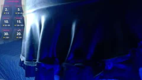 Gwen  online show from 04.30.26
