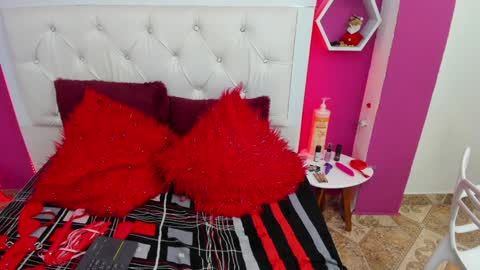 Naty online show from 12.12.24