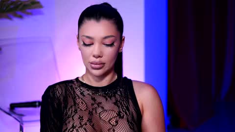 Snapshot of natydesiree chatting on 12.23.24 Naty online show from 12.23.24