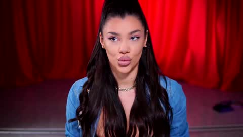 Snapshot of natydesiree chatting on 01.19.25 Naty online show from 01.19.25