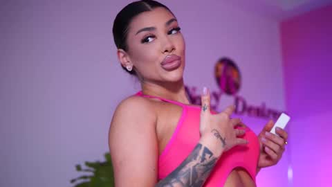 Snapshot of natydesiree chatting on 03.06.25 Naty online show from 03.06.25