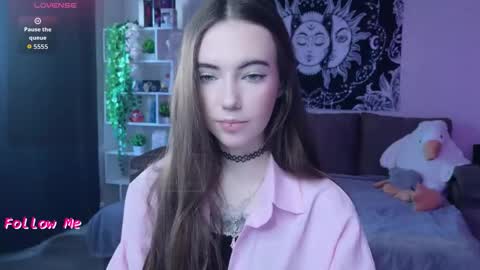 Nikki online show from 10.21.25