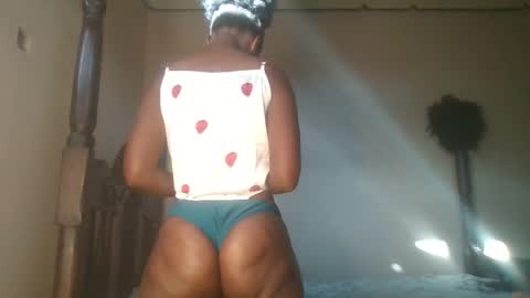 naughtiecouple_ online show from 10.21.25