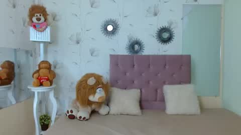 Snapshot of naughty_ariel chatting on 01.14.25 Zoe online show from 01.14.25