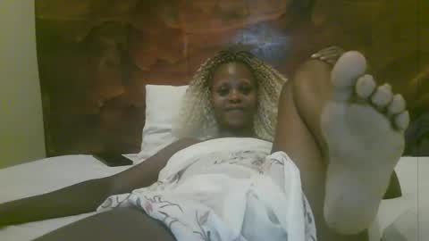 Snapshot of naughty_babe000 chatting on 05.16.26 alisha online show from 05.16.26