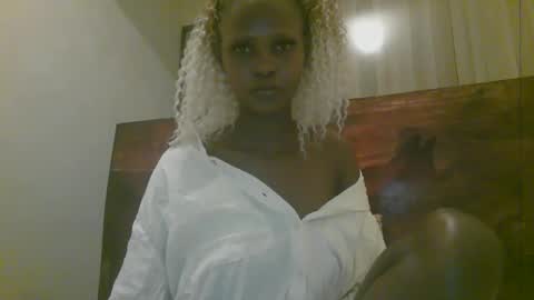 Snapshot of naughty_babe000 chatting on 05.19.26 alisha online show from 05.19.26