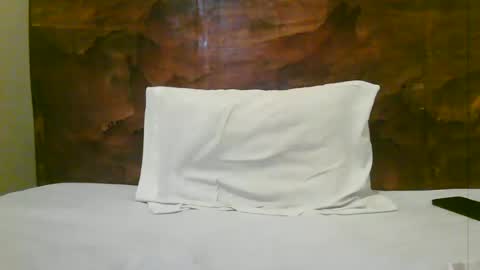 Snapshot of naughty_babe000 chatting on 06.19.26 alisha online show from 06.19.26