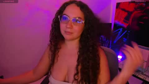 Snapshot of naughty_butt chatting on 05.06.26 Megan online show from 05.06.26