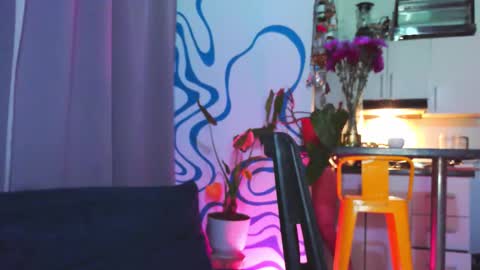 Em  please help me reach 100 thumbs up 3 online show from 11.26.25