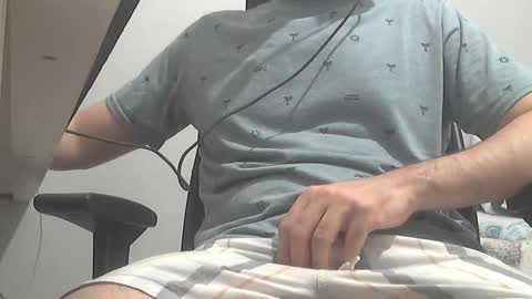Snapshot of naughty_enzo chatting on 12.19.25 Enzo online show from 12.19.25