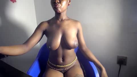 Snapshot of naughty_slimzy chatting on 02.16.26 laura online show from 02.16.26