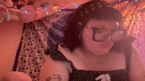 Snapshot of naughtygirl637100 chatting on 11.28.25 Naughty Girl online show from 11.28.25