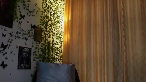 Snapshot of naughtyhomemade17 chatting on 03.03.25 Mya Alexya online show from 03.03.25