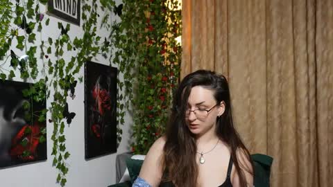 Snapshot of naughtyhomemade17 chatting on 10.10.25 Mya Alexya online show from 10.10.25