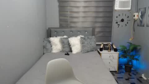 Crystal online show from 02.22.25