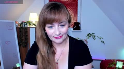 Snapshot of naughtymilane chatting on 06.11.26 Milana - on air every day except Wednesday from 9 pm to 4 am European time online show from 06.11.26
