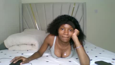 Snapshot of naughtyruby12 chatting on 10.08.25 shyreen online show from 10.08.25