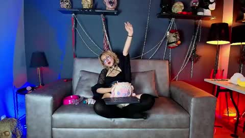 Navier  online show from 11.20.25