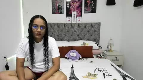 Snapshot of nay_and_aleja chatting on 06.25.26 nay_and_aleja online show from 06.25.26