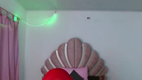 naya_fox1 online show from 01.18.26