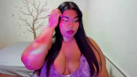 Snapshot of nayara_hinny chatting on 06.15.26 nayara_hinny online show from 06.15.26