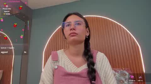 Naye  online show from 11.30.25