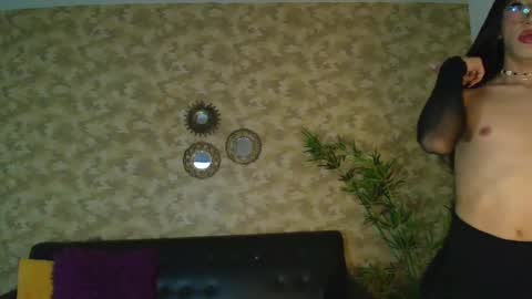 Nayla  online show from 12.03.25