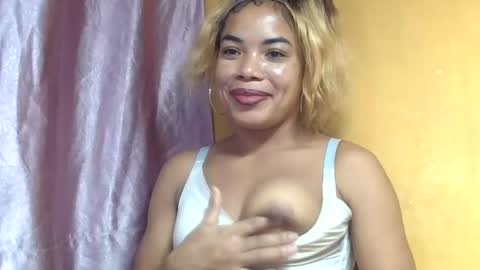 Snapshot of nayrrah chatting on 04.17.26 nayrrah online show from 04.17.26