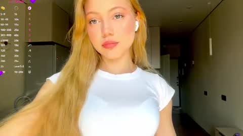 Snapshot of necolezhuang chatting on 07.18.26 Necole online show from 07.18.26