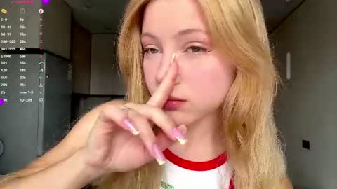 Snapshot of necolezhuang chatting on 07.19.26 Necole online show from 07.19.26