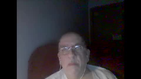 Snapshot of needlesslove chatting on 01.09.25 Tom online show from 01.09.25