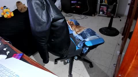 Snapshot of neeko_lol_ chatting on 04.09.26 Geek Nicole im Neeko UwU online show from 04.09.26