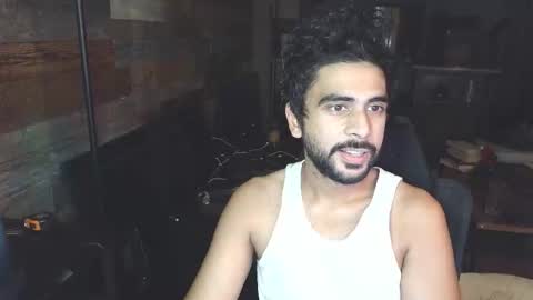 Snapshot of neilsing chatting on 11.25.25 neil online show from 11.25.25