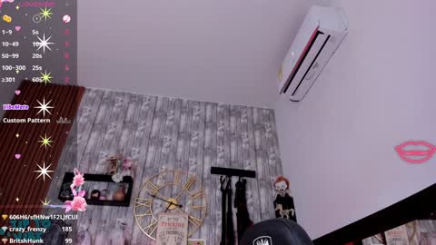 Snapshot of nekomisaki chatting on 12.04.24 Miah online show from 12.04.24