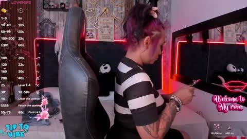 Snapshot of nekomisaki chatting on 01.28.25 Miah online show from 01.28.25