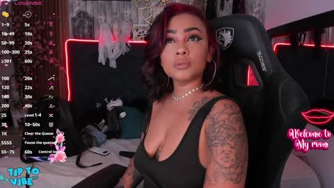 Snapshot of nekomisaki chatting on 02.01.25 Miah online show from 02.01.25