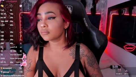 Snapshot of nekomisaki chatting on 02.05.25 Miah online show from 02.05.25