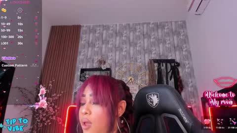 Snapshot of nekomisaki chatting on 02.13.25 Miah online show from 02.13.25