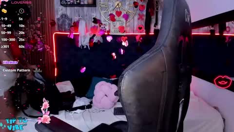 Snapshot of nekomisaki chatting on 02.25.25 Miah online show from 02.25.25