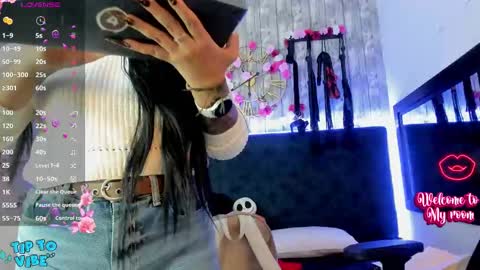 Snapshot of nekomisaki chatting on 09.29.25 Miah online show from 09.29.25