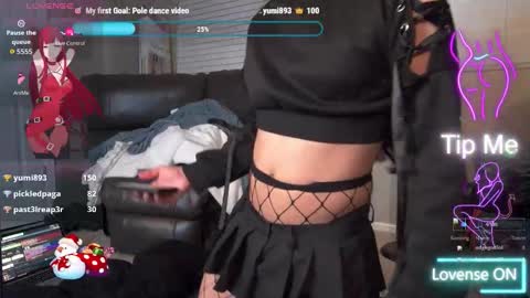 NekoSamaUwU online show from 11.14.25