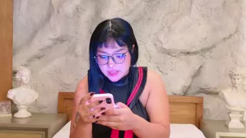 Snapshot of nekovamp_ chatting on 08.06.26 V I X E N online show from 08.06.26