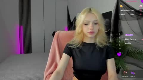 Snapshot of nekowhite chatting on 05.15.26 Ela online show from 05.15.26